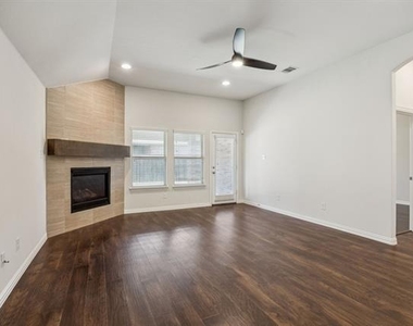 2317 Houston Drive - Photo Thumbnail 10