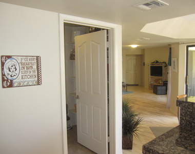 5104 N 32nd Street - Photo Thumbnail 16