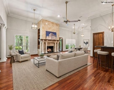 1200 Circle Lane - Photo Thumbnail 2