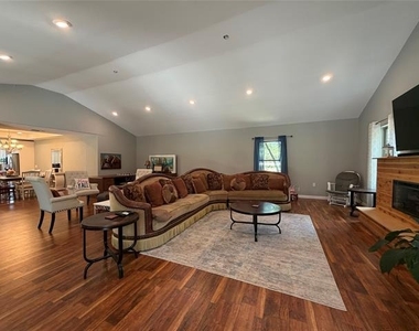 7024 Red Bud Lane - Photo Thumbnail 11