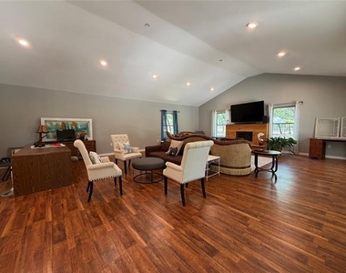 7024 Red Bud Lane - Photo Thumbnail 12