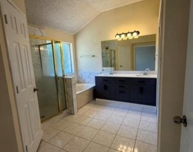 1117 Gordon Oaks Drive - Photo Thumbnail 11