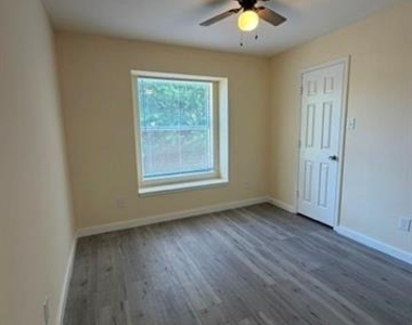 1117 Gordon Oaks Drive - Photo Thumbnail 15
