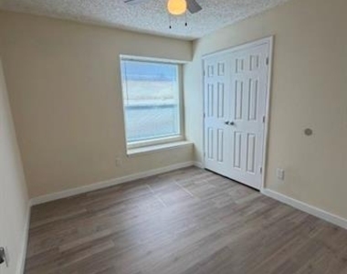 1117 Gordon Oaks Drive - Photo Thumbnail 16