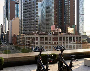 10th Ave Betweem 40th and 41st Street - Photo Thumbnail 9