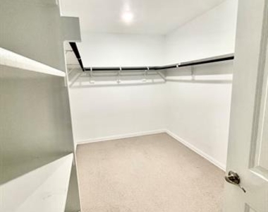 2624 Wellington Lane - Photo Thumbnail 6