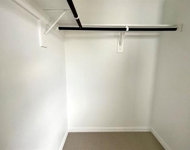 2624 Wellington Lane - Photo Thumbnail 10