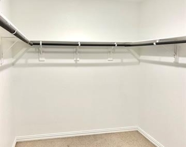 2624 Wellington Lane - Photo Thumbnail 7
