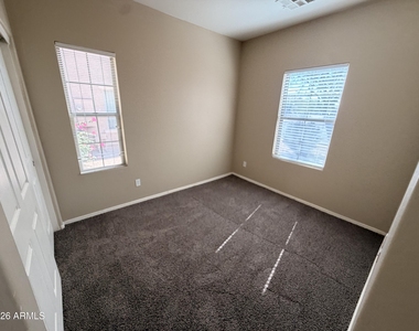 2517 S 116th Avenue - Photo Thumbnail 11