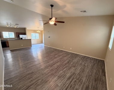 2517 S 116th Avenue - Photo Thumbnail 1