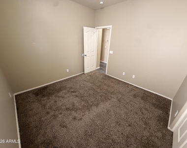 2517 S 116th Avenue - Photo Thumbnail 7