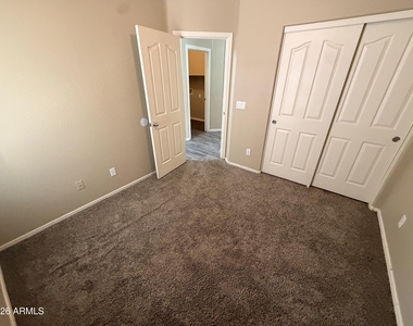 2517 S 116th Avenue - Photo Thumbnail 9