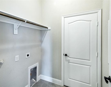 6026 Priory Drive - Photo Thumbnail 21