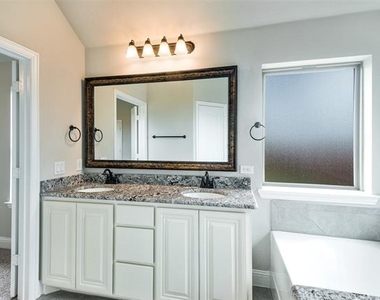 6026 Priory Drive - Photo Thumbnail 15