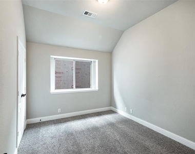 6026 Priory Drive - Photo Thumbnail 19