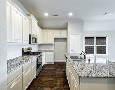 6026 Priory Drive - Photo Thumbnail 7
