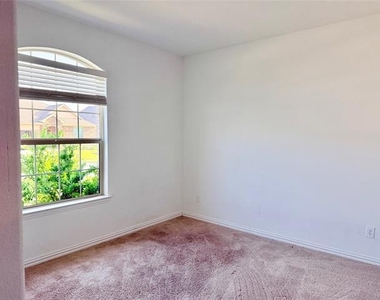 1200 Mahogany Lane - Photo Thumbnail 9