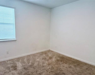 1200 Mahogany Lane - Photo Thumbnail 10