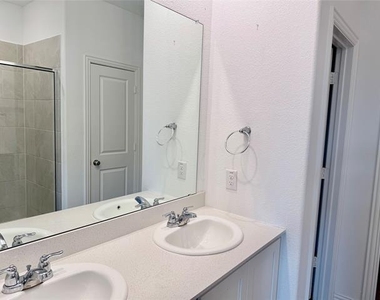 1200 Mahogany Lane - Photo Thumbnail 7