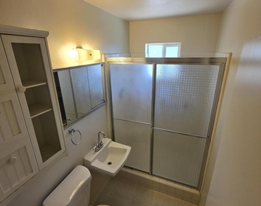 1309 W 14 Street - Photo Thumbnail 22