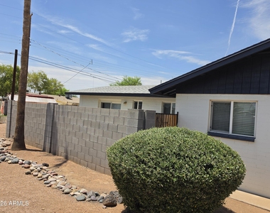 1309 W 14 Street - Photo Thumbnail 2
