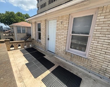 3529 W 7th Street - Photo Thumbnail 9