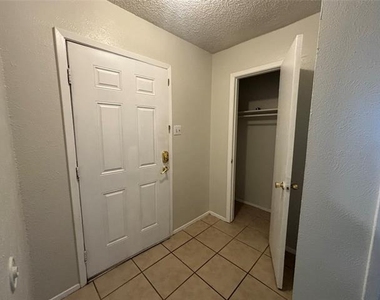 1008 Poplar Street - Photo Thumbnail 3