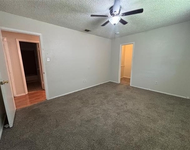 1008 Poplar Street - Photo Thumbnail 9