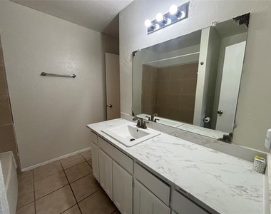 1008 Poplar Street - Photo Thumbnail 17