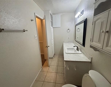 1008 Poplar Street - Photo Thumbnail 13