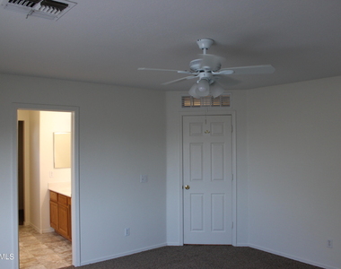 2568 W Tanner Ranch Road - Photo Thumbnail 26
