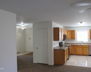 2568 W Tanner Ranch Road - Photo Thumbnail 9