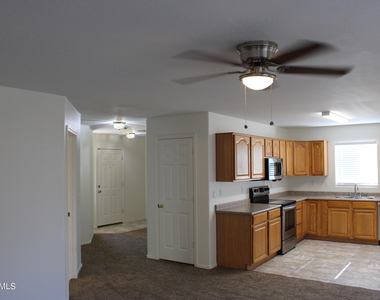 2568 W Tanner Ranch Road - Photo Thumbnail 7