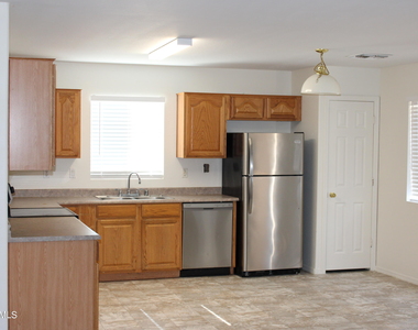 2568 W Tanner Ranch Road - Photo Thumbnail 6