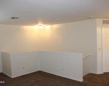 2568 W Tanner Ranch Road - Photo Thumbnail 20