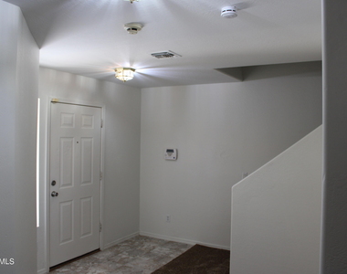 2568 W Tanner Ranch Road - Photo Thumbnail 1