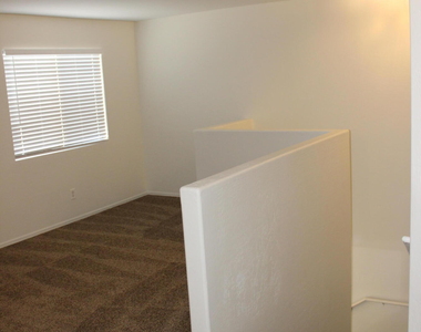2568 W Tanner Ranch Road - Photo Thumbnail 18