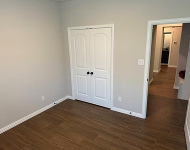 7608 Rothbury Drive - Photo Thumbnail 22