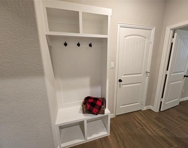 7608 Rothbury Drive - Photo Thumbnail 25
