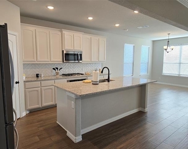 7608 Rothbury Drive - Photo Thumbnail 2