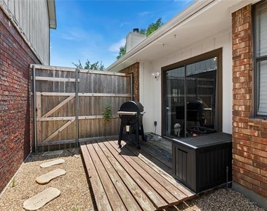 2219 Greenview Drive - Photo Thumbnail 16