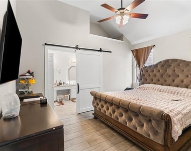 2219 Greenview Drive - Photo Thumbnail 9