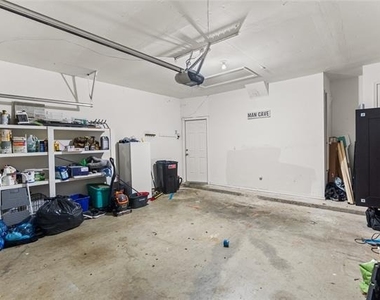 2219 Greenview Drive - Photo Thumbnail 19