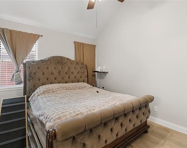 2219 Greenview Drive - Photo Thumbnail 10