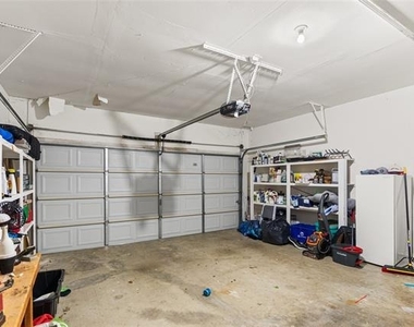 2219 Greenview Drive - Photo Thumbnail 20