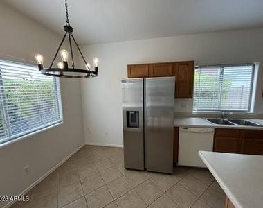 8013 W Lumbee Street - Photo Thumbnail 5