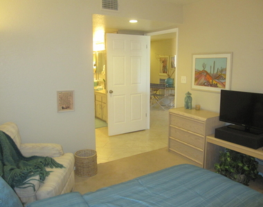 12212 N Paradise Village Parkway - Photo Thumbnail 11