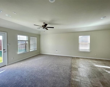 4042 Sparrow Trail - Photo Thumbnail 4