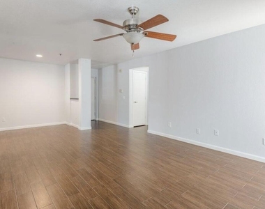 2025 E Campbell Avenue - Photo Thumbnail 14