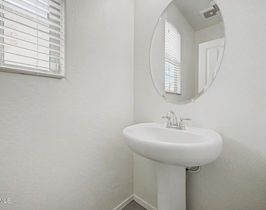 2540 N 149th Avenue - Photo Thumbnail 14